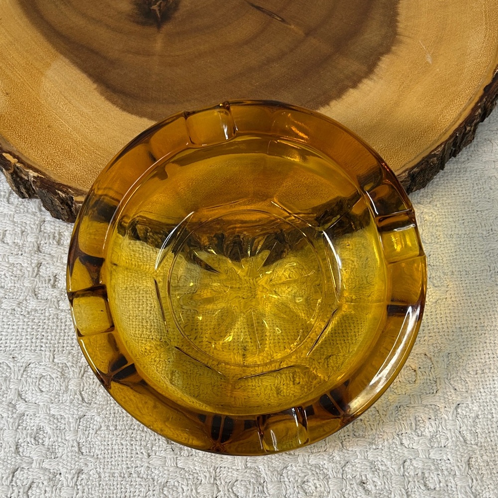 Vintage Fostoria thick Amber Glass Ashtray Round‎ Flower retro